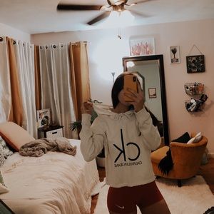 🗽🗽 Calvin Klein cropper white hoodie